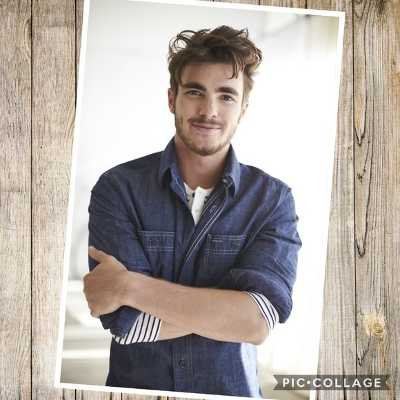 American Eagle Outfitters Other - American Eagle Outfitters Light Chambray Shirt